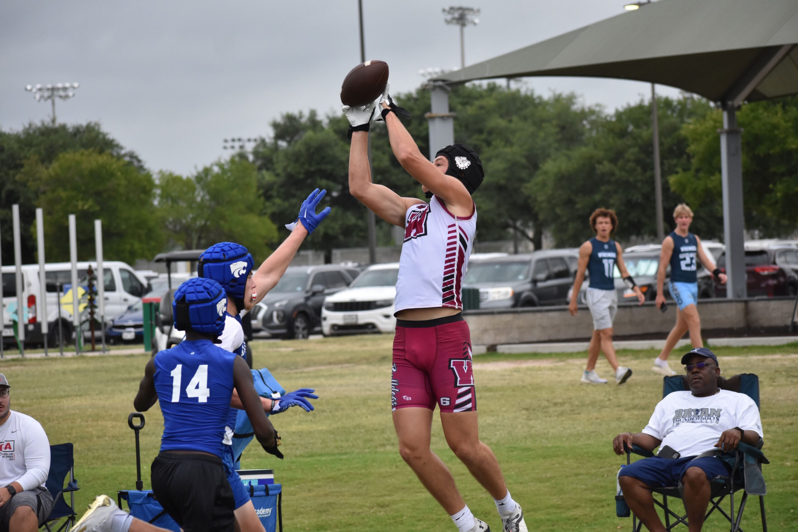 A Waller Bulldog receiver catches a pass during the 2023 state 7 on 7 tournament. (photo courtesy Tony Blalock, txhsfb.net)